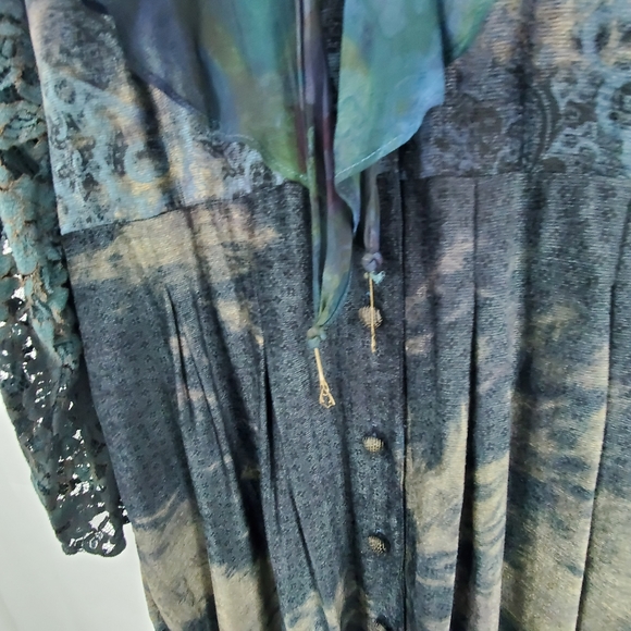 VELVET AND LACE FLORAL VINTAGE DRESS - Picture 3 of 7